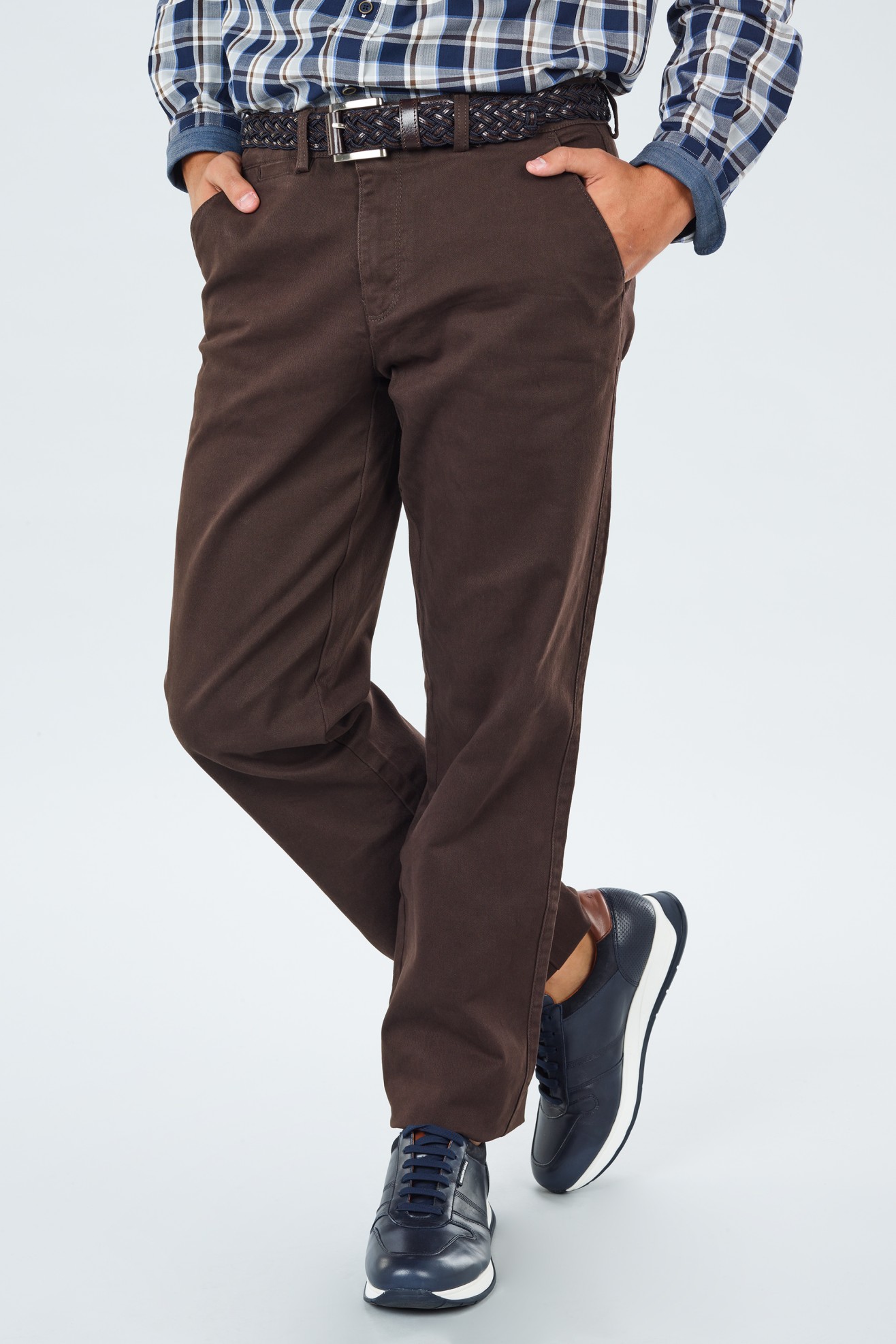 Pantalones chinos de sarga
