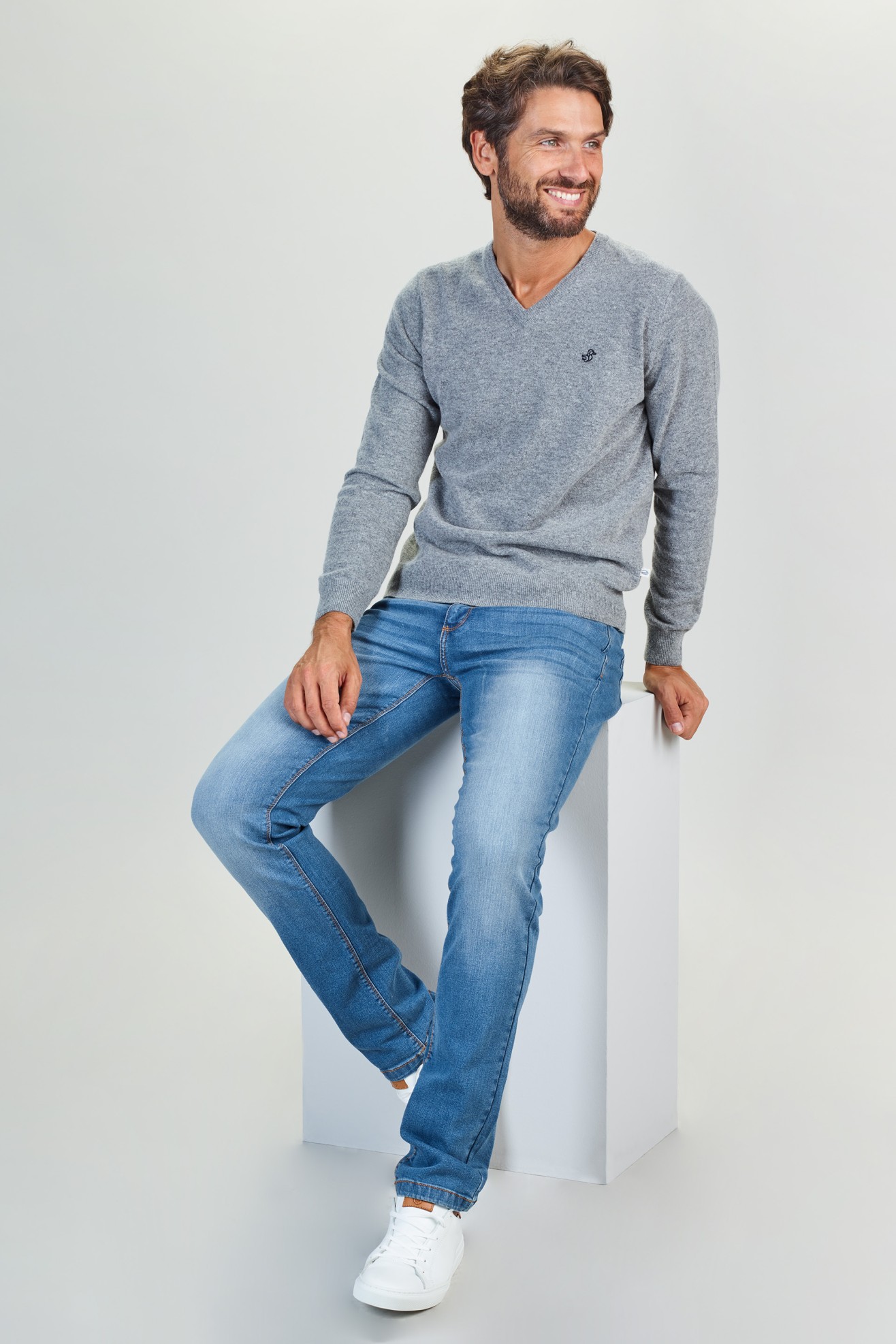 Pullover com decote em V
