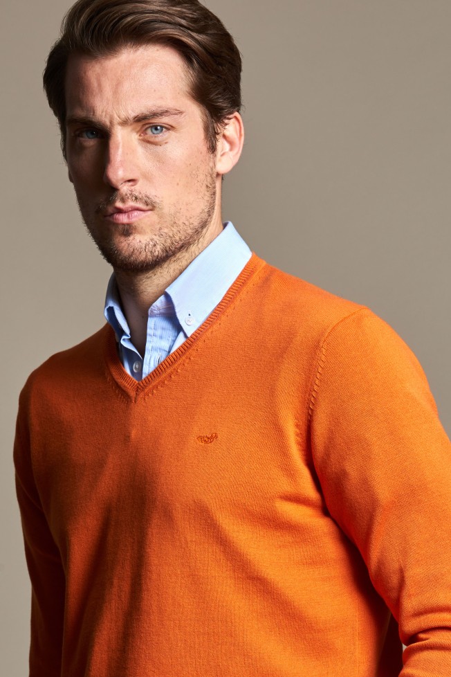 Jersey con cuello en V  Jersey con cuello en V