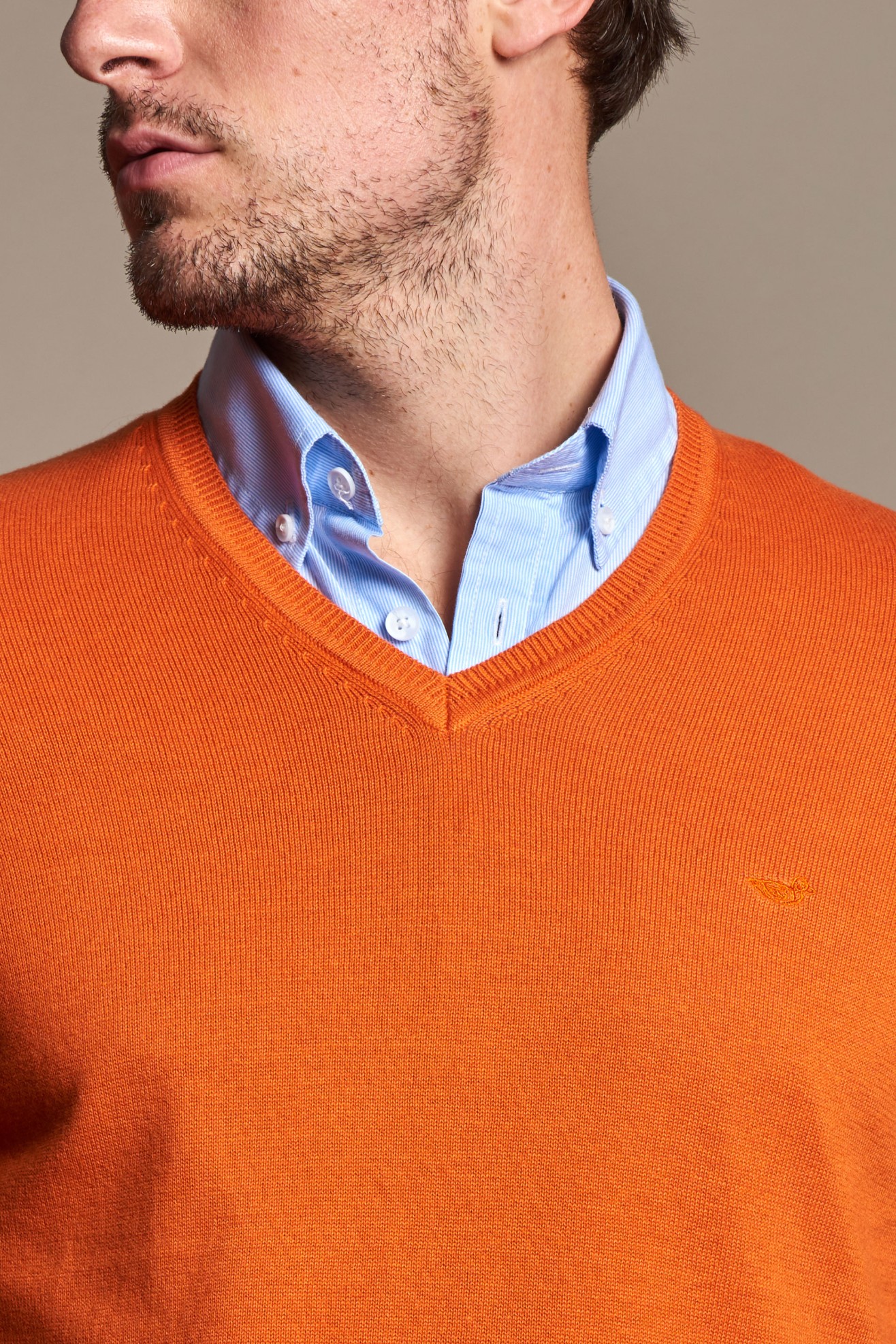 Pullover com decote em V