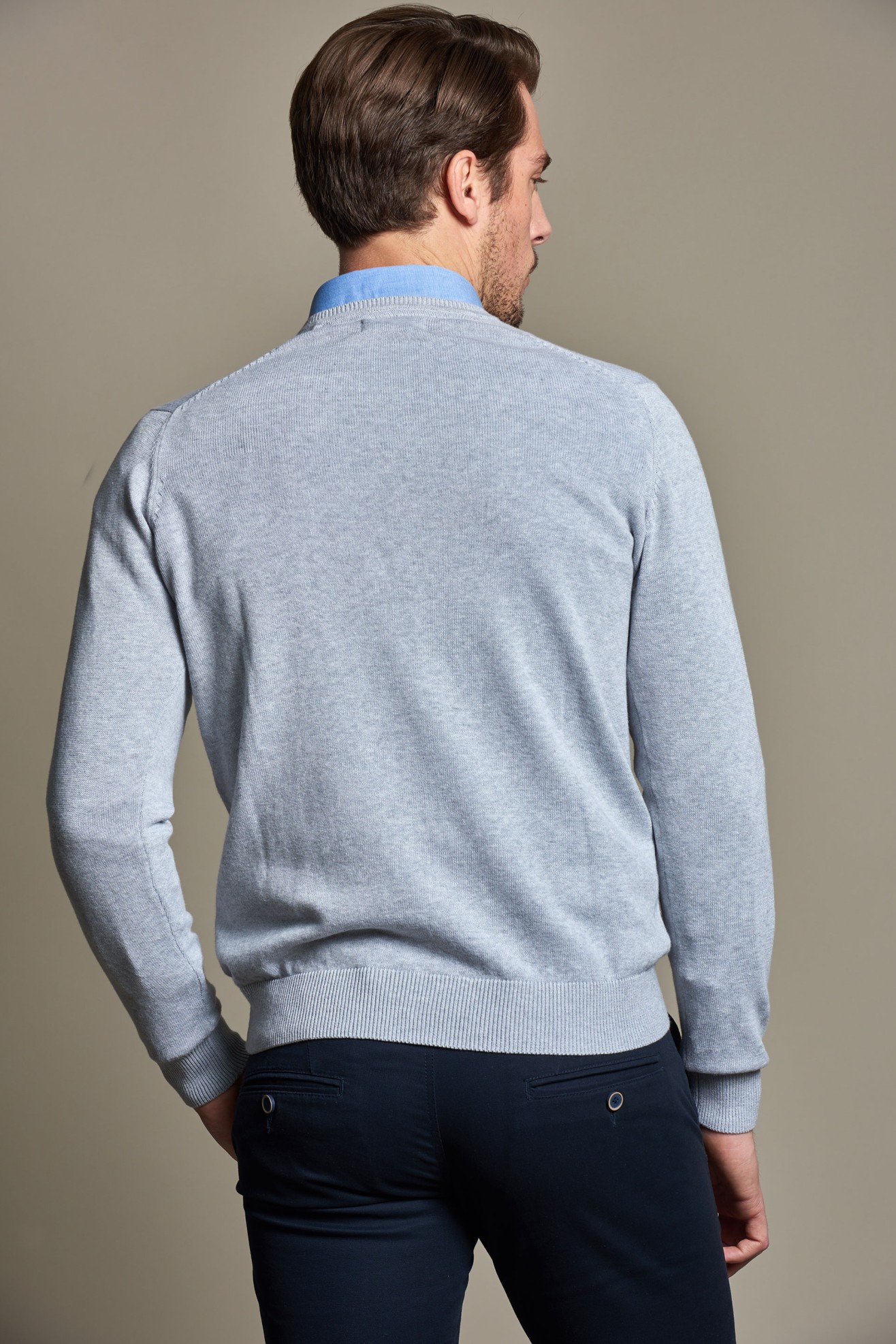 Pullover com decote em V