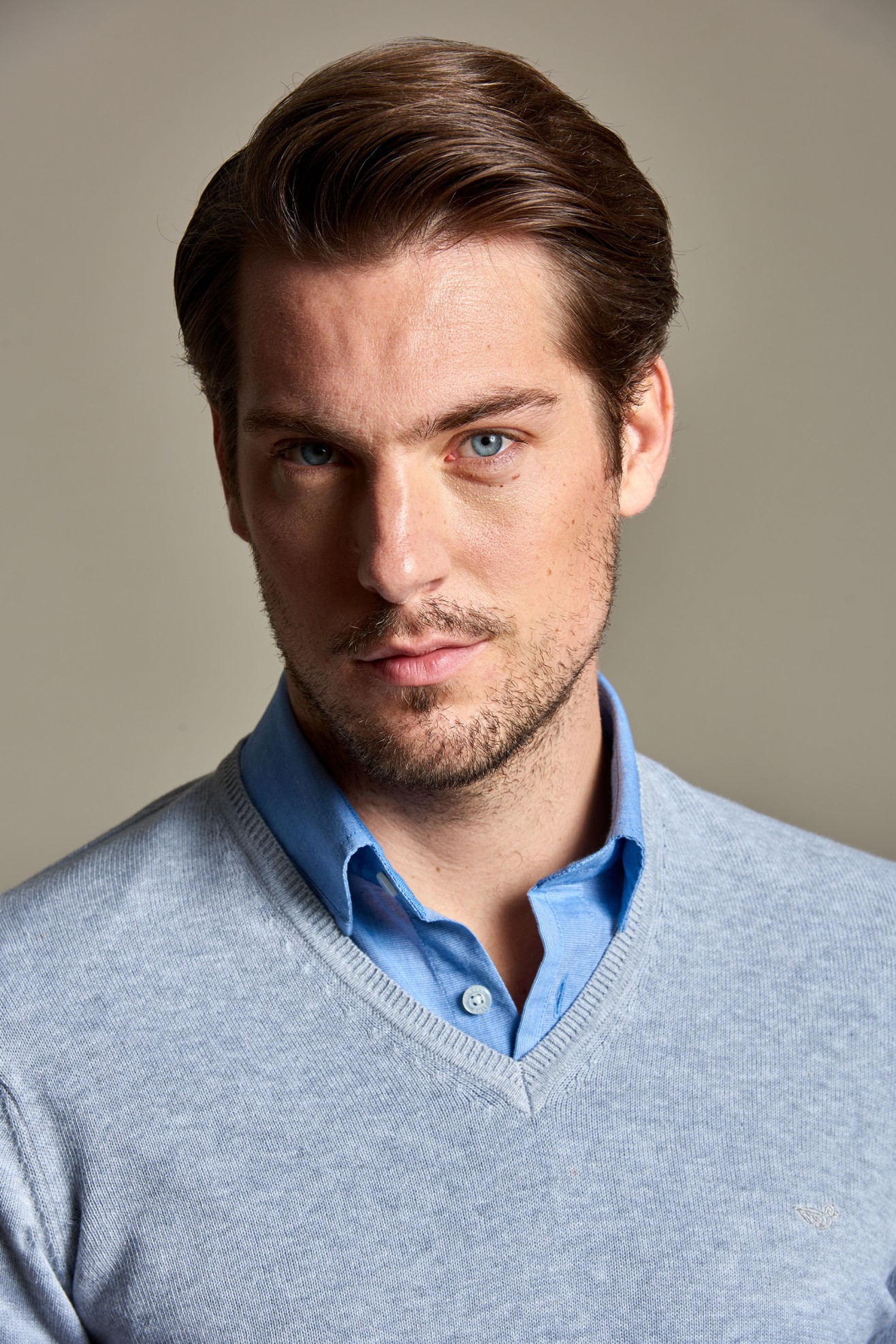 Pullover com decote em V