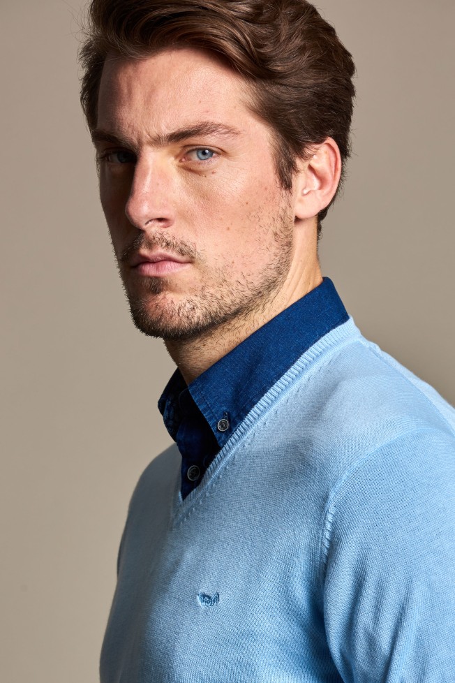 Pullover com decote em V Pullover com decote em V