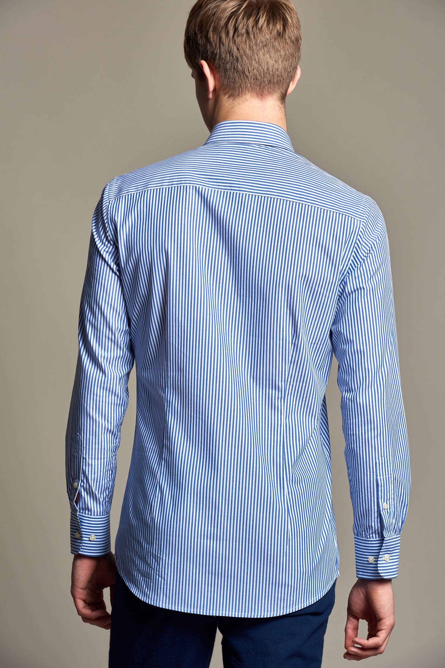 Camisa slim fit de rayas