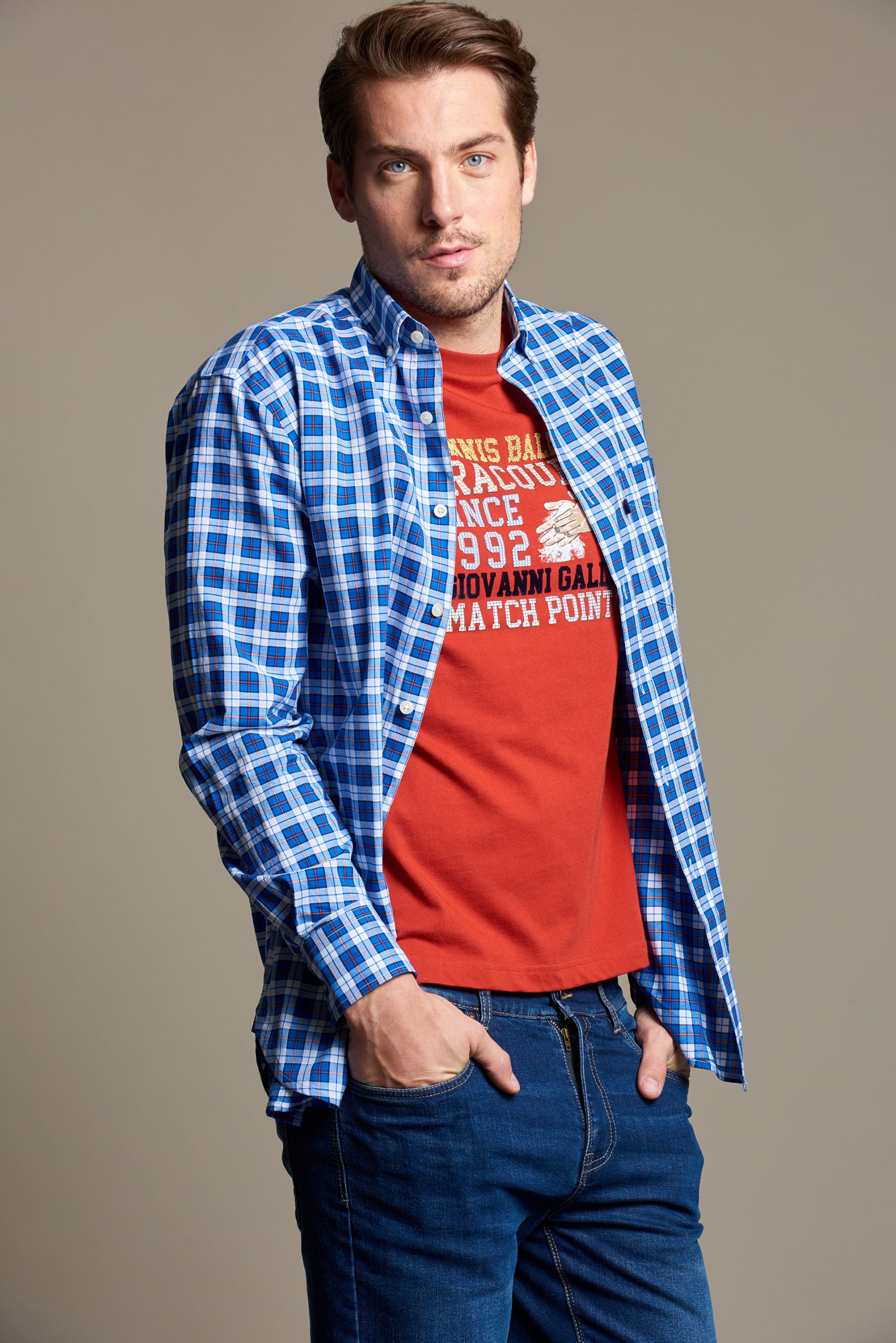 Camisa regular fit a cuadros
