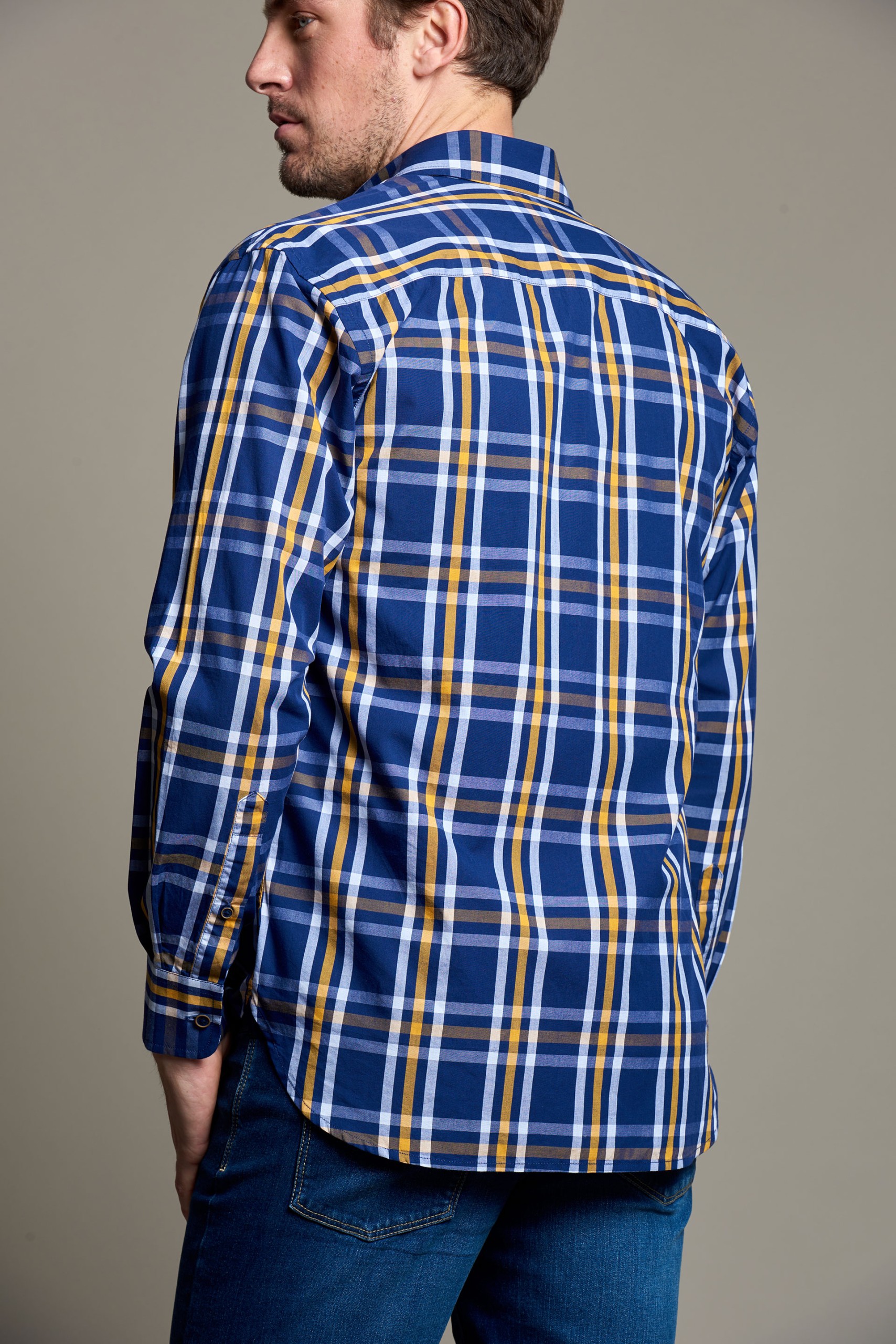 Camisa regular fit a cuadros