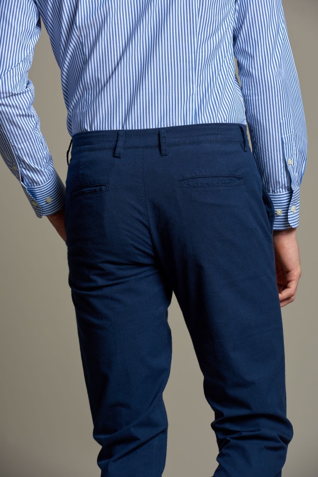 Pantalón casual slim fit Pantalón casual slim fit