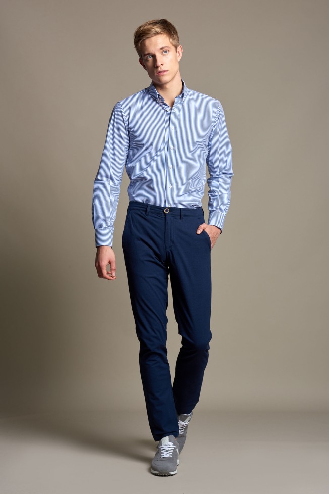 Pantalón casual slim fit Pantalón casual slim fit