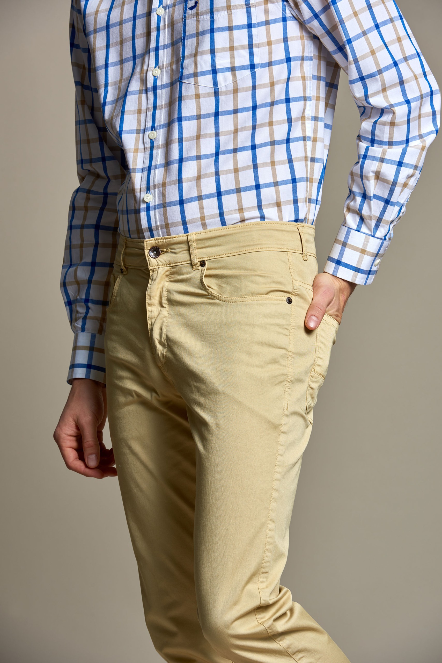 Pantalón de sarga con 5 bolsillos