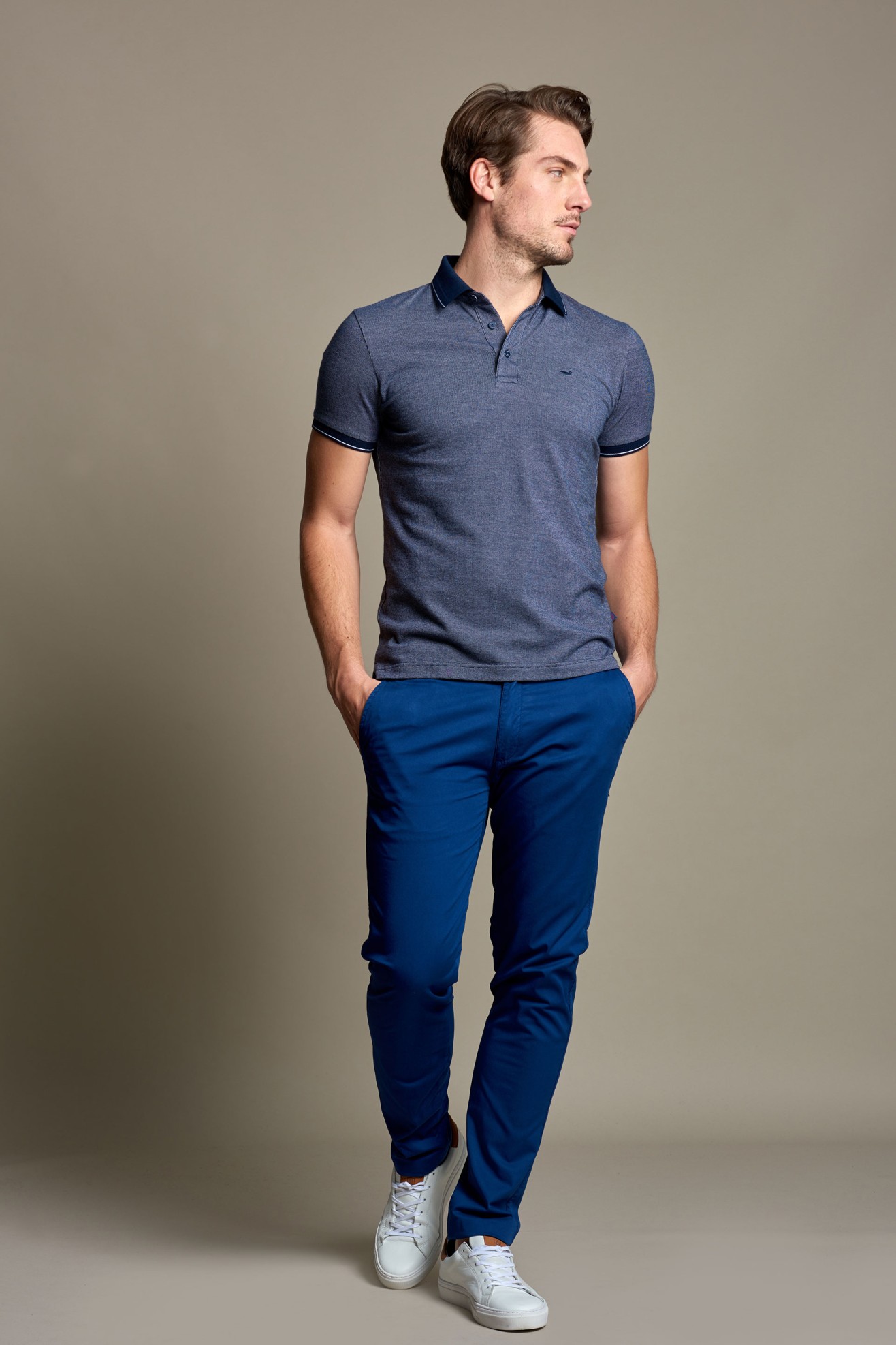 Pantalones chinos slim fit 