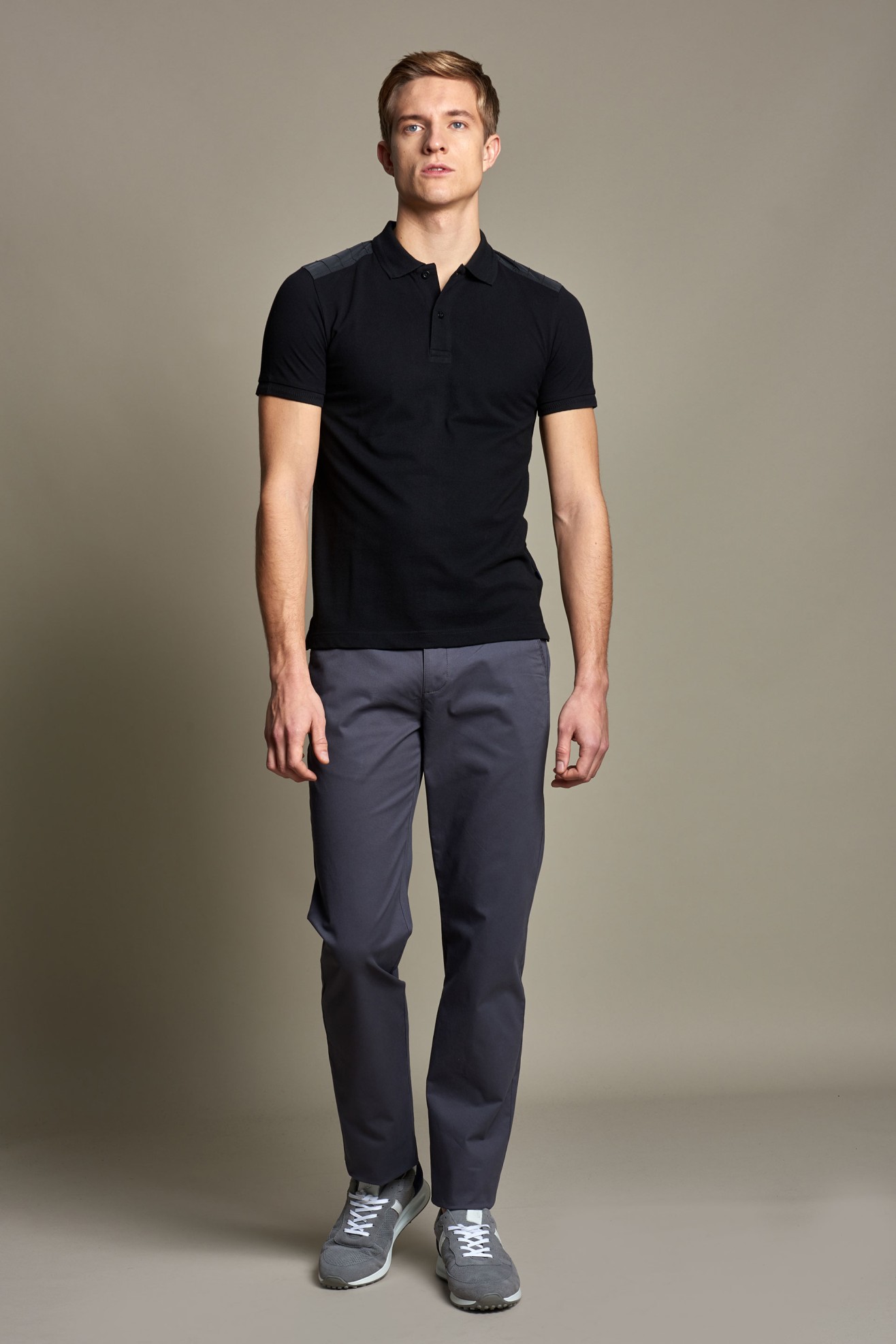Pantalones chinos regular fit 
