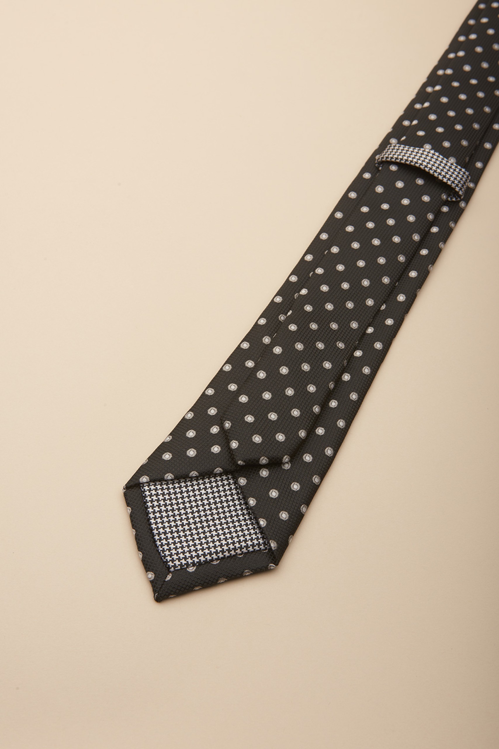 Corbata de lunares con textura