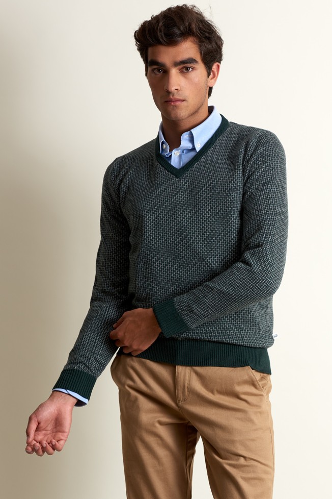 Pullover com decote em V