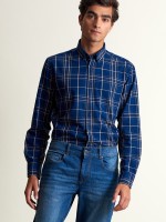 Camisa deportiva ajustada