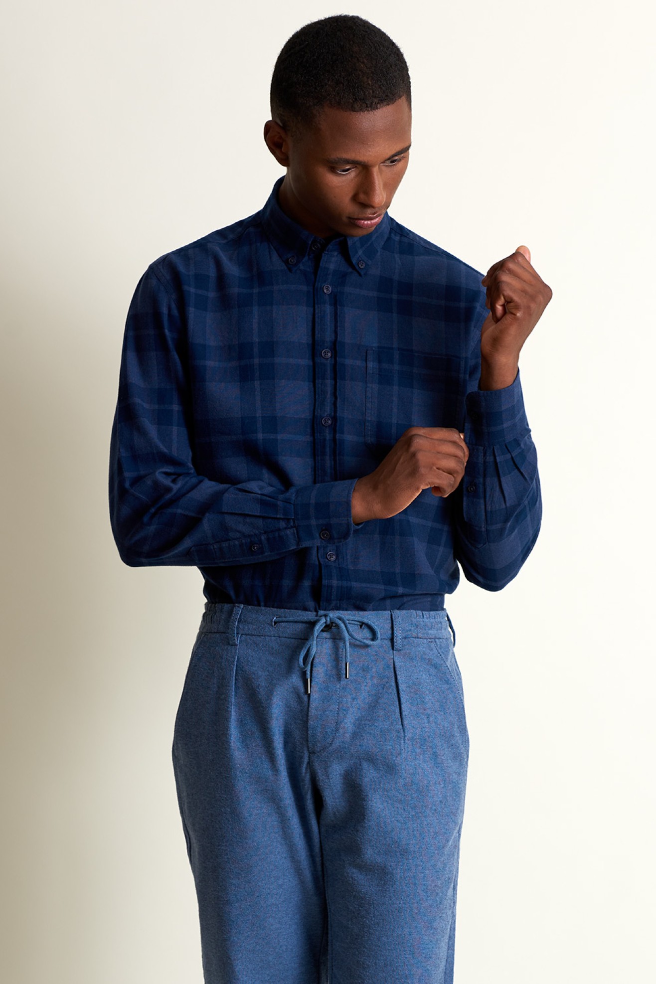 Camisa desportiva cintada