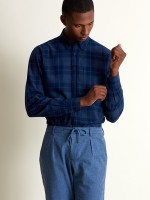 Camisa desportiva cintada