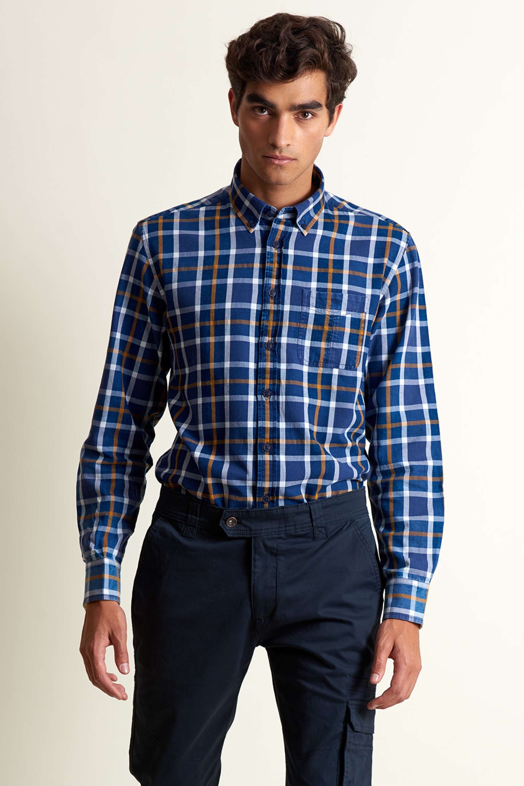 Camisa deportiva ajustada