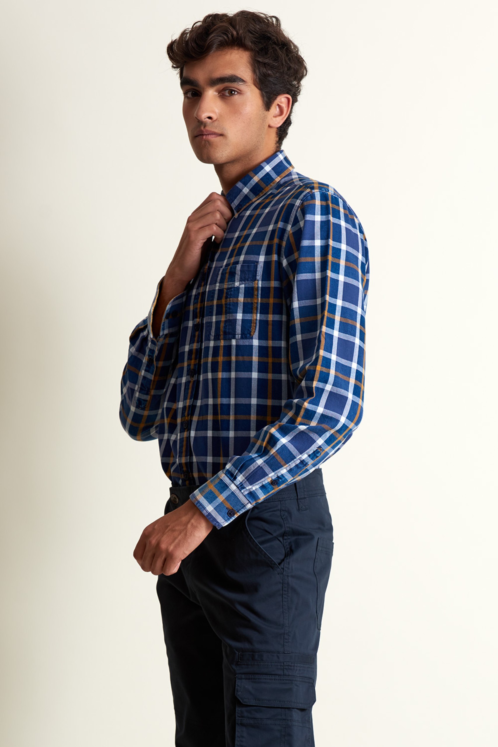 Camisa deportiva ajustada