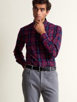 Camisa desportiva cintada