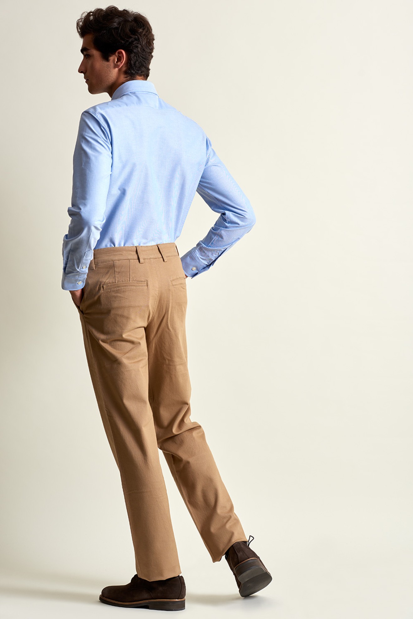 Pantalones chinos de sarga