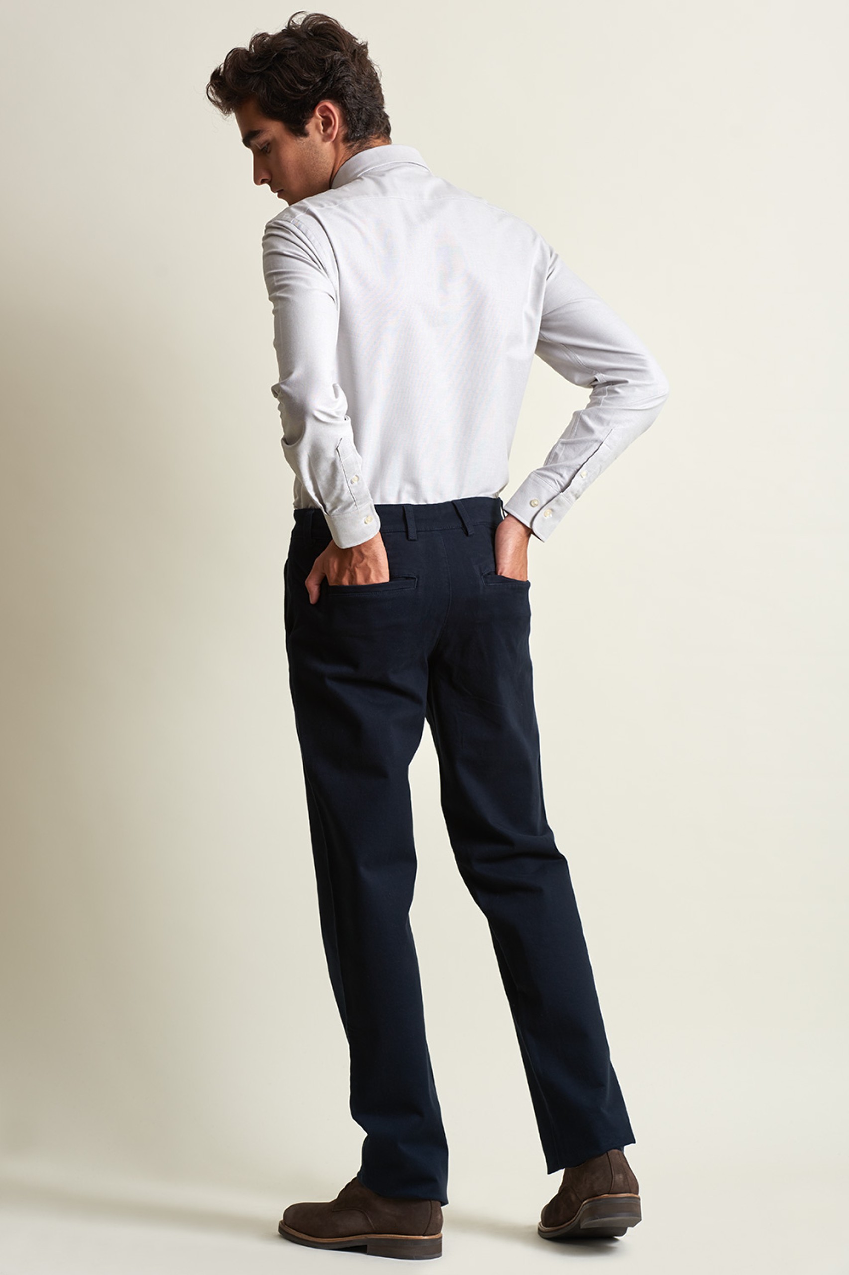 Pantalones chinos de sarga