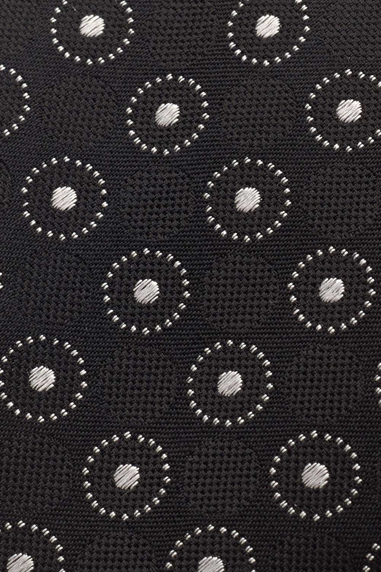 Corbata de seda con lunares