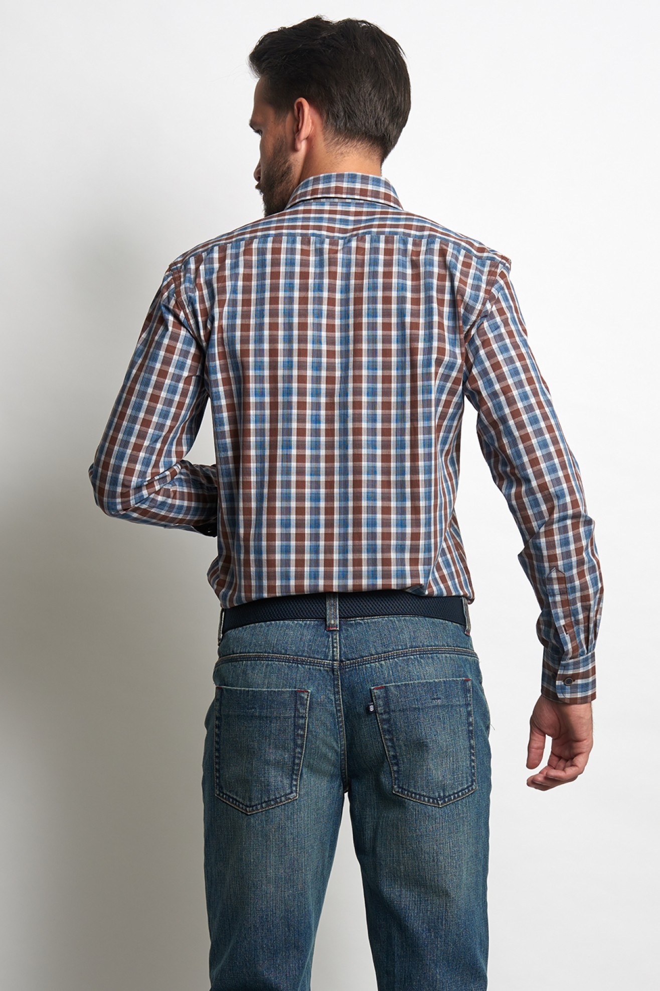 Camisa desportiva cintada