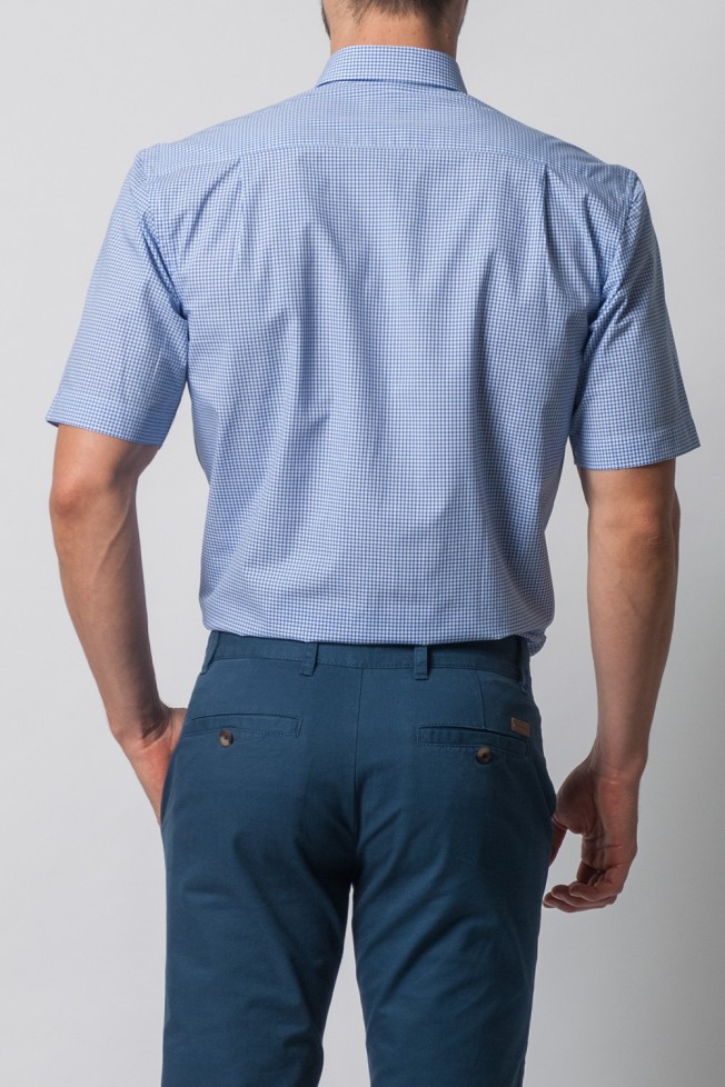 Camisa a cuadros de corte regular y manga corta Camisa a cuadros de corte regular y manga corta