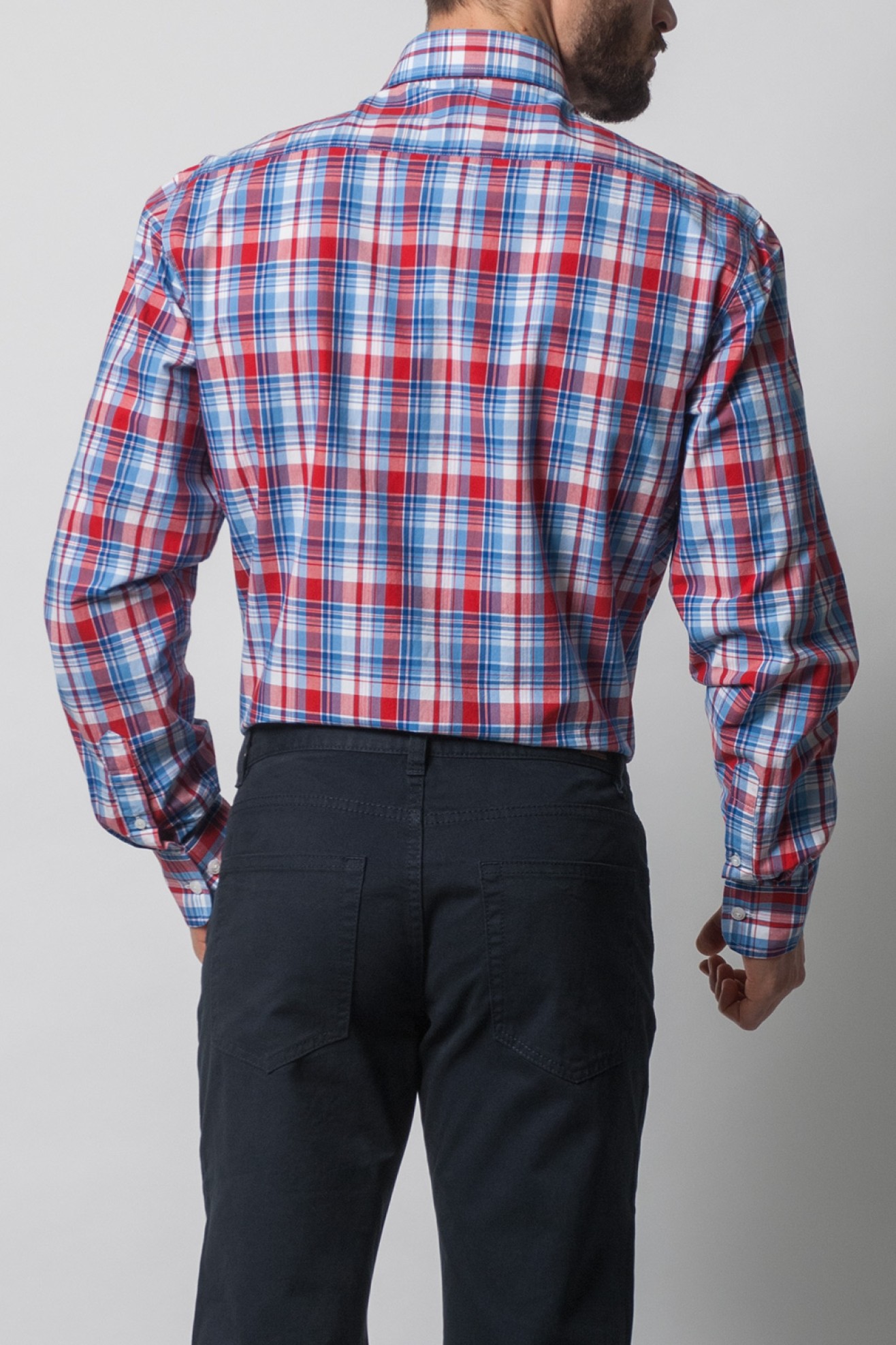 Camisa desportiva cintada