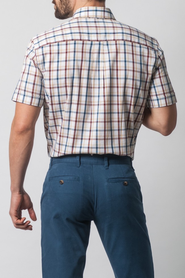 Camisa a cuadros de corte regular y manga corta Camisa a cuadros de corte regular y manga corta