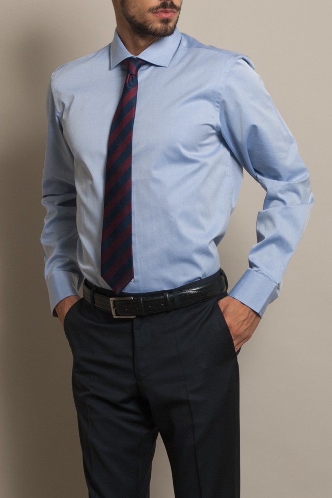 Camisa clásica ajustada Camisa clásica ajustada