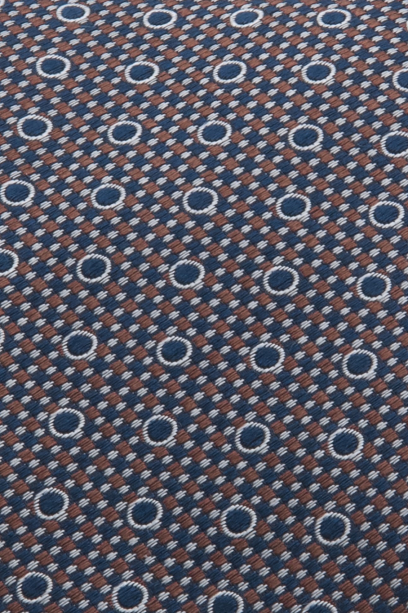 Corbata de seda texturizada con lunares