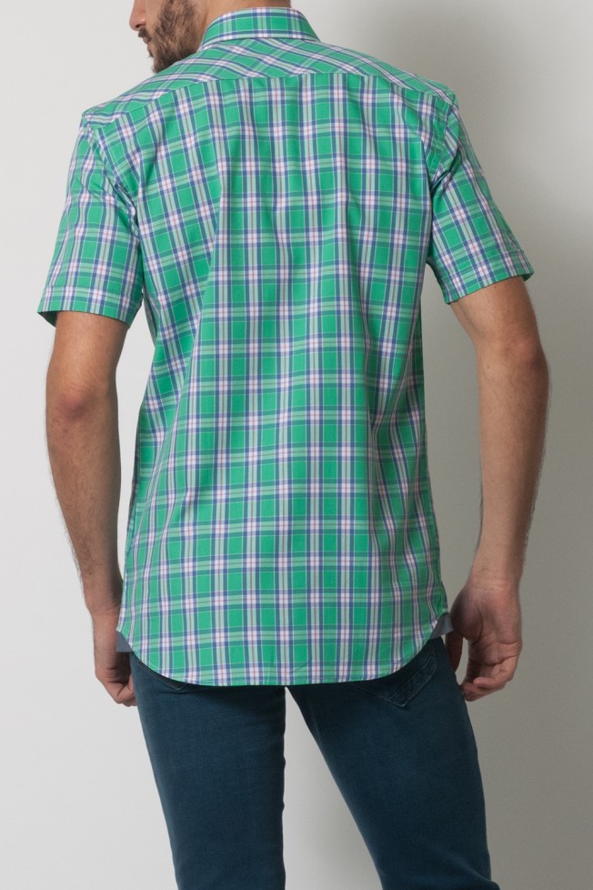 Camisa deportiva ajustada