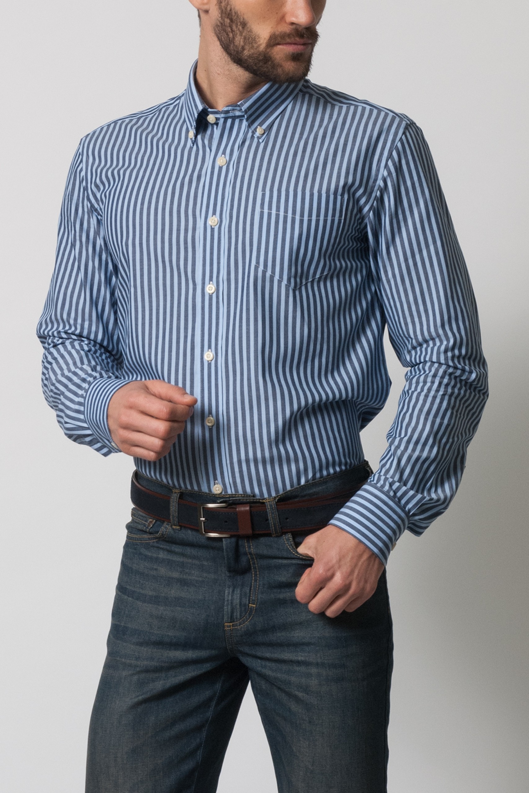 Camisa deportiva ajustada