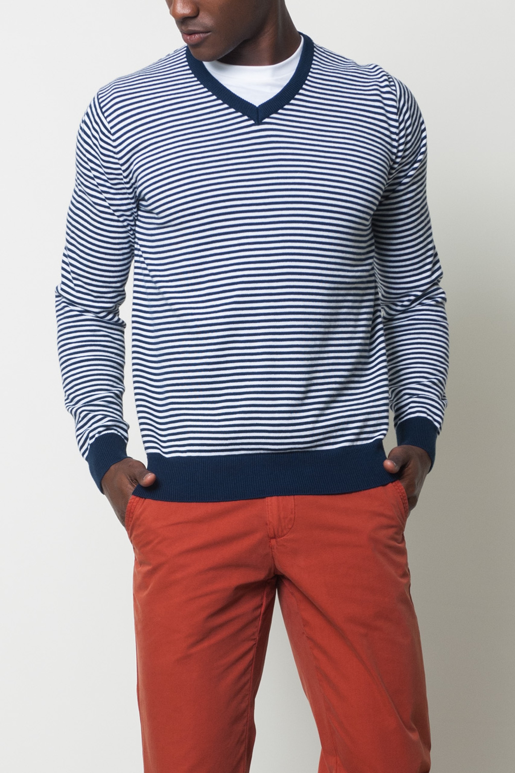 Jersey 100% algodón con cuello en V