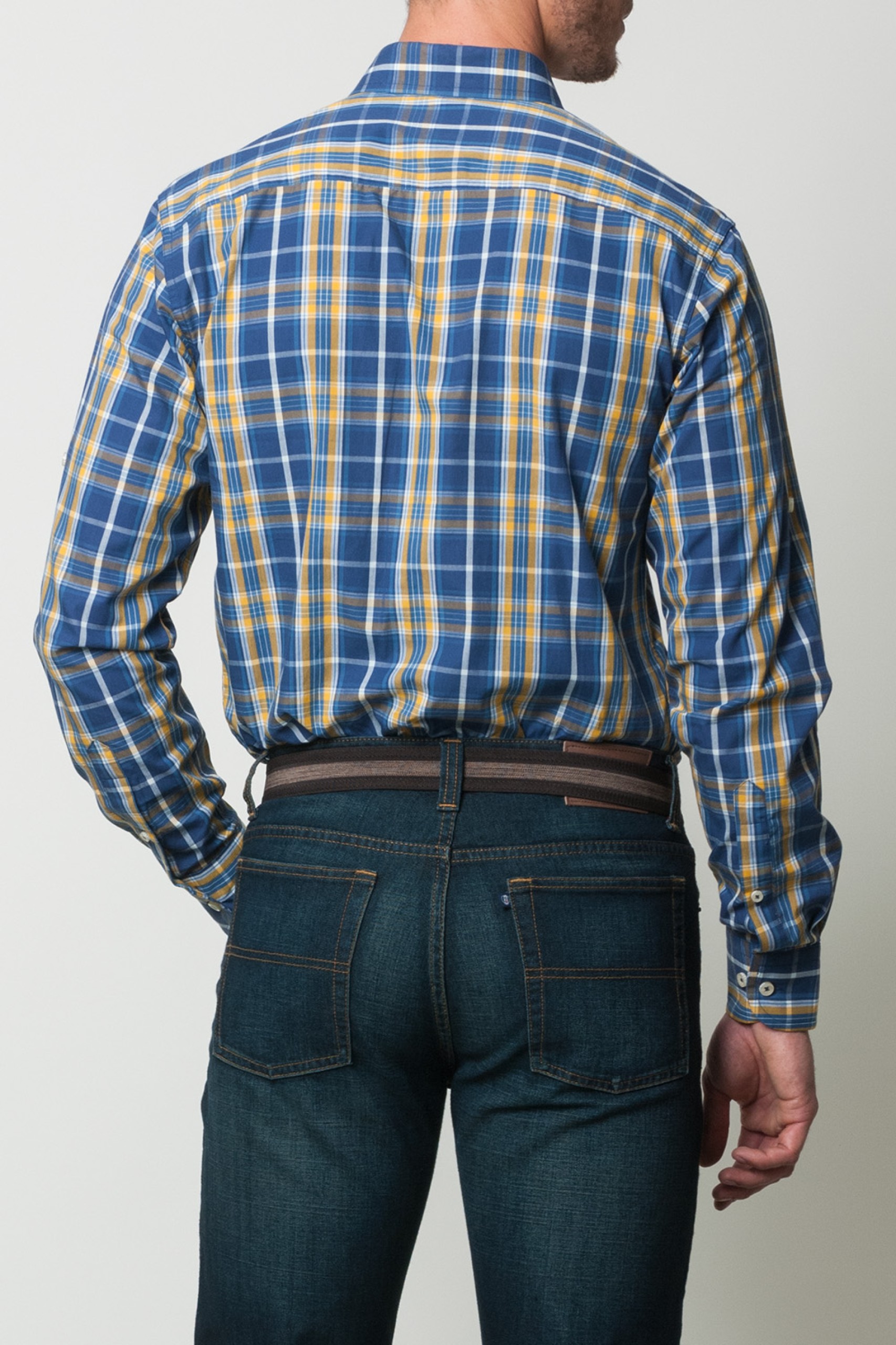 Camisa deportiva ajustada