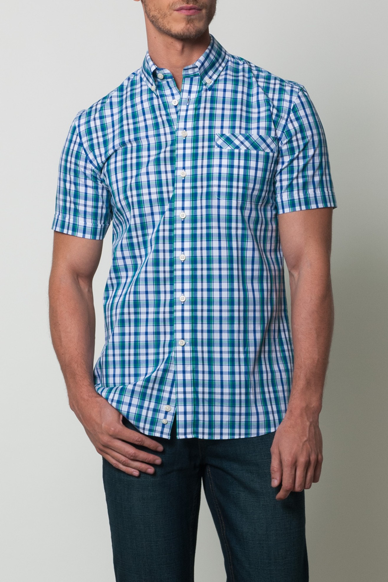 Camisa deportiva ajustada