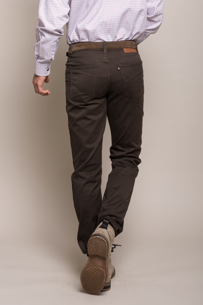 Pantalón de sarga con 5 bolsillos Pantalón de sarga con 5 bolsillos