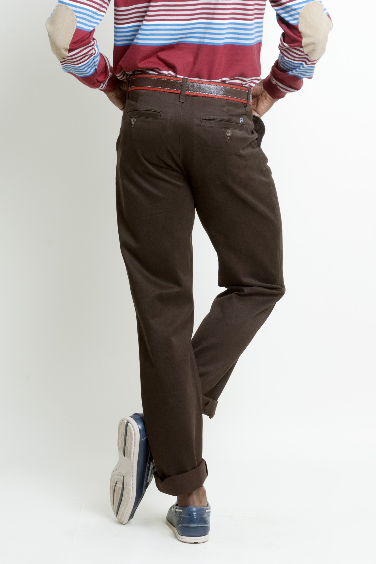 Chinos de corte regular
