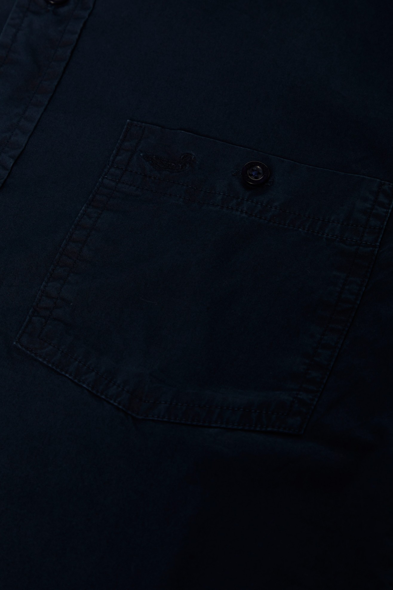 Camisa desportiva cintada