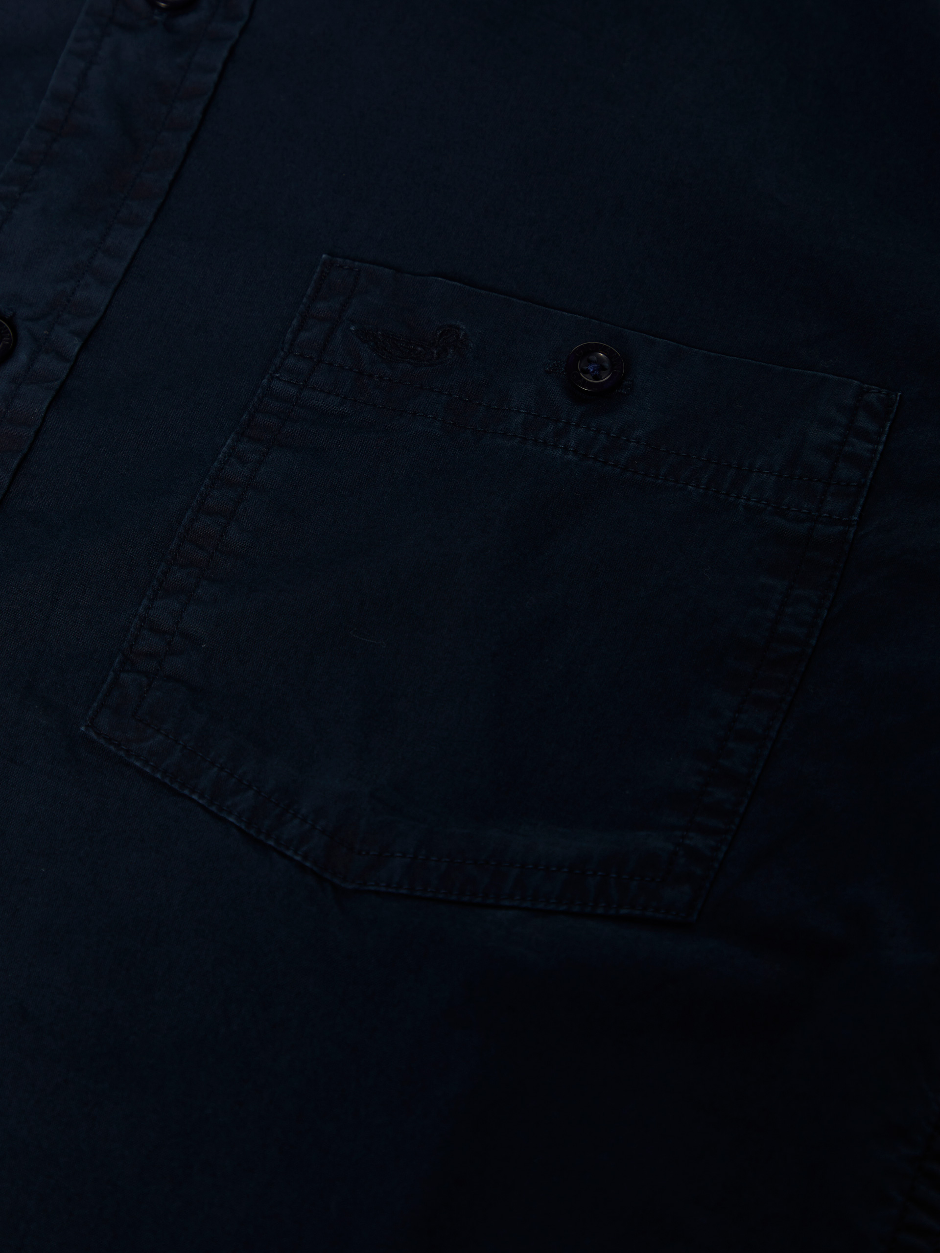 Camisa desportiva cintada