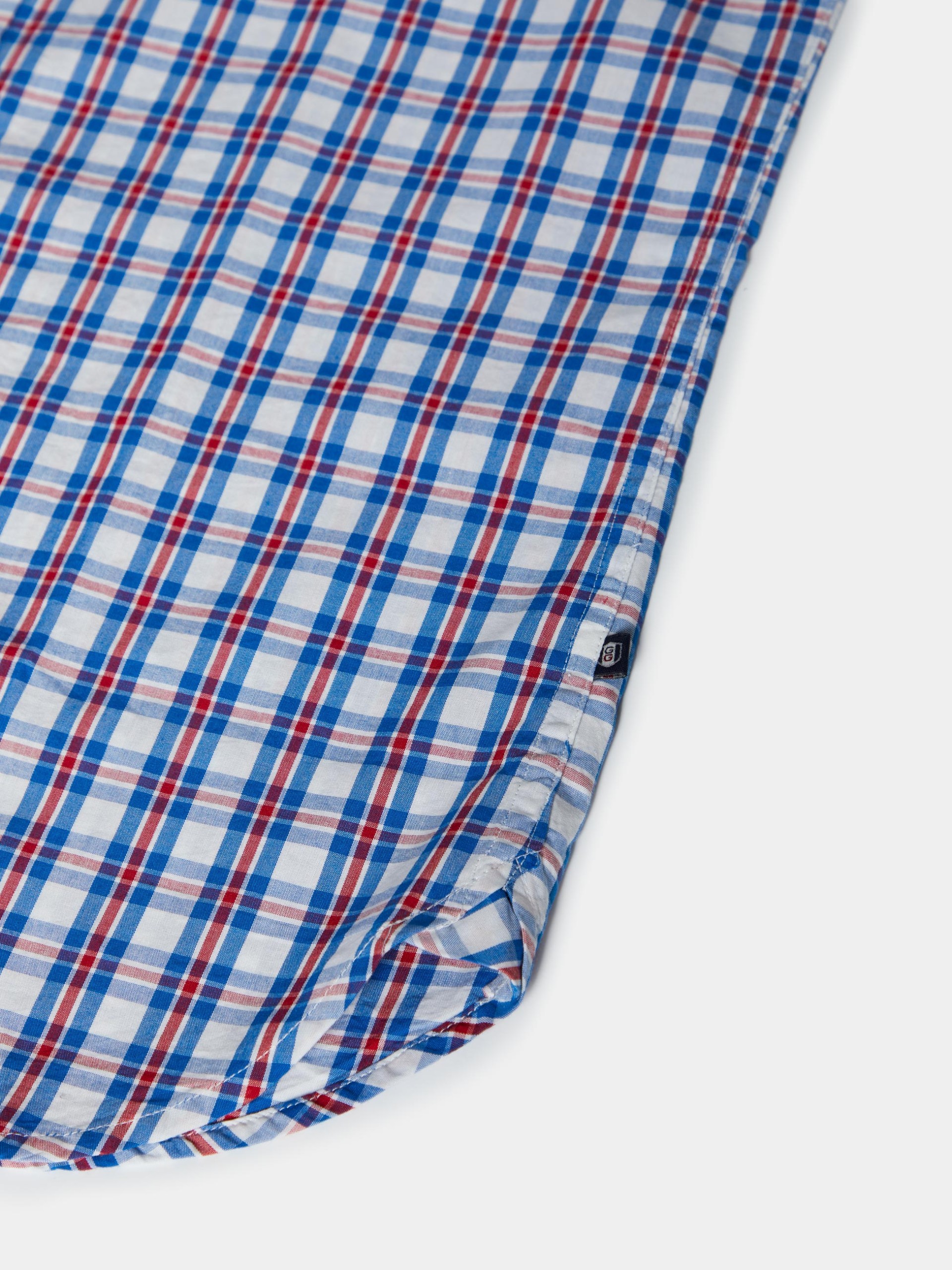 Camisa deportiva ajustada