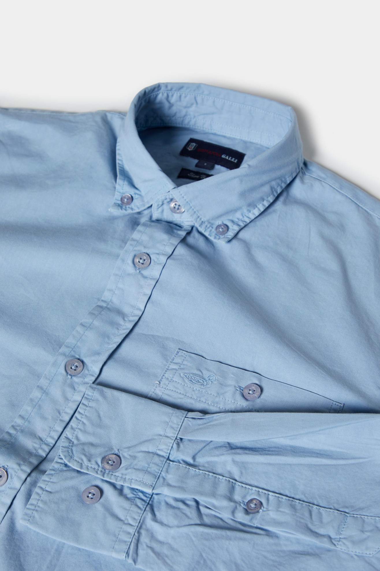 Camisa deportiva ajustada 