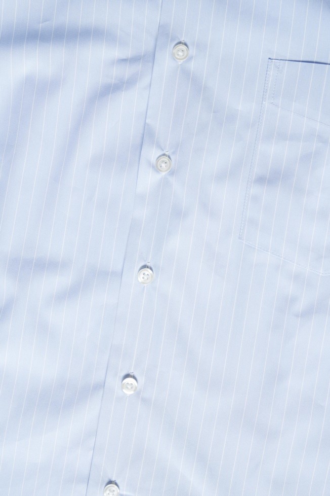 Camisa clásica ajustada  Camisa clásica ajustada