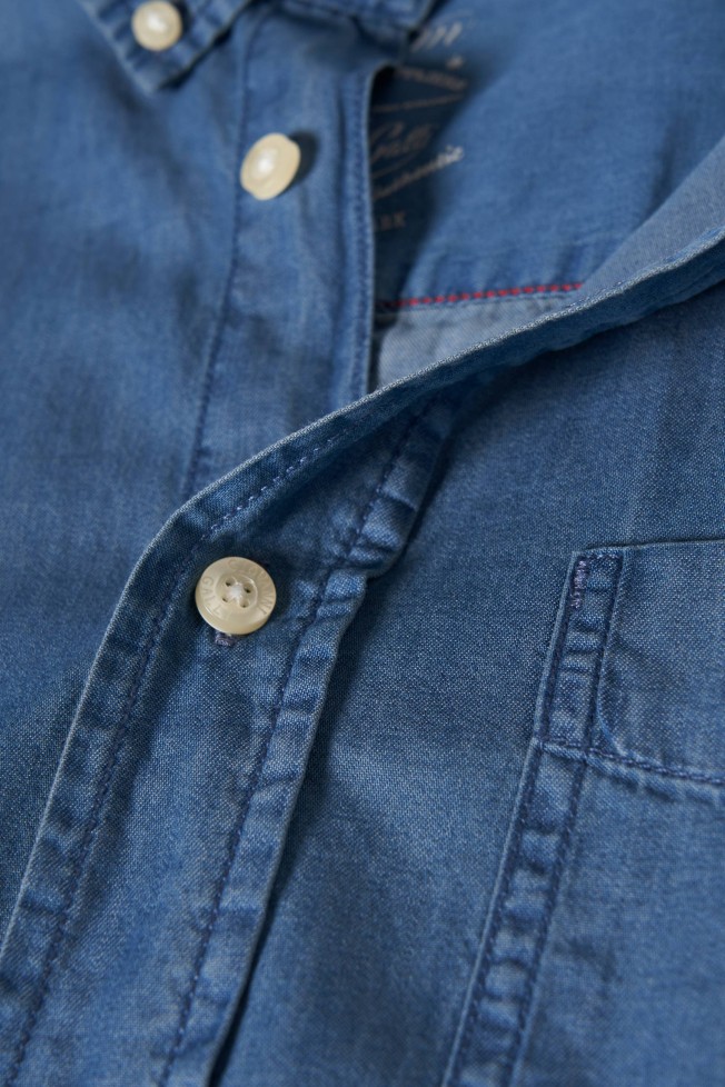 Camisa deportiva de mezclilla Camisa deportiva de mezclilla