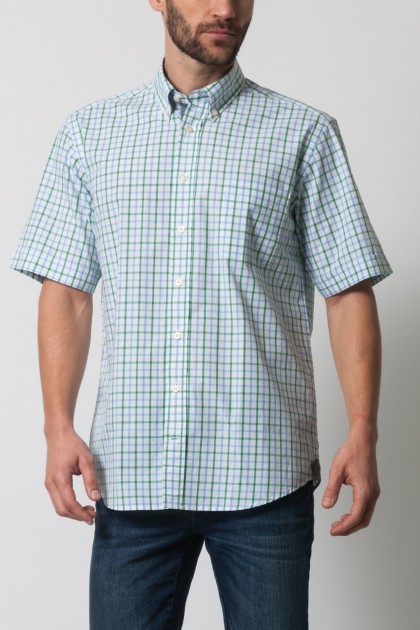 Short-sleeved plaid shirt