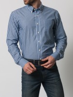 Camisa desportiva cintada