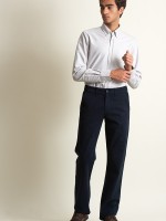 Pantalones chinos de sarga