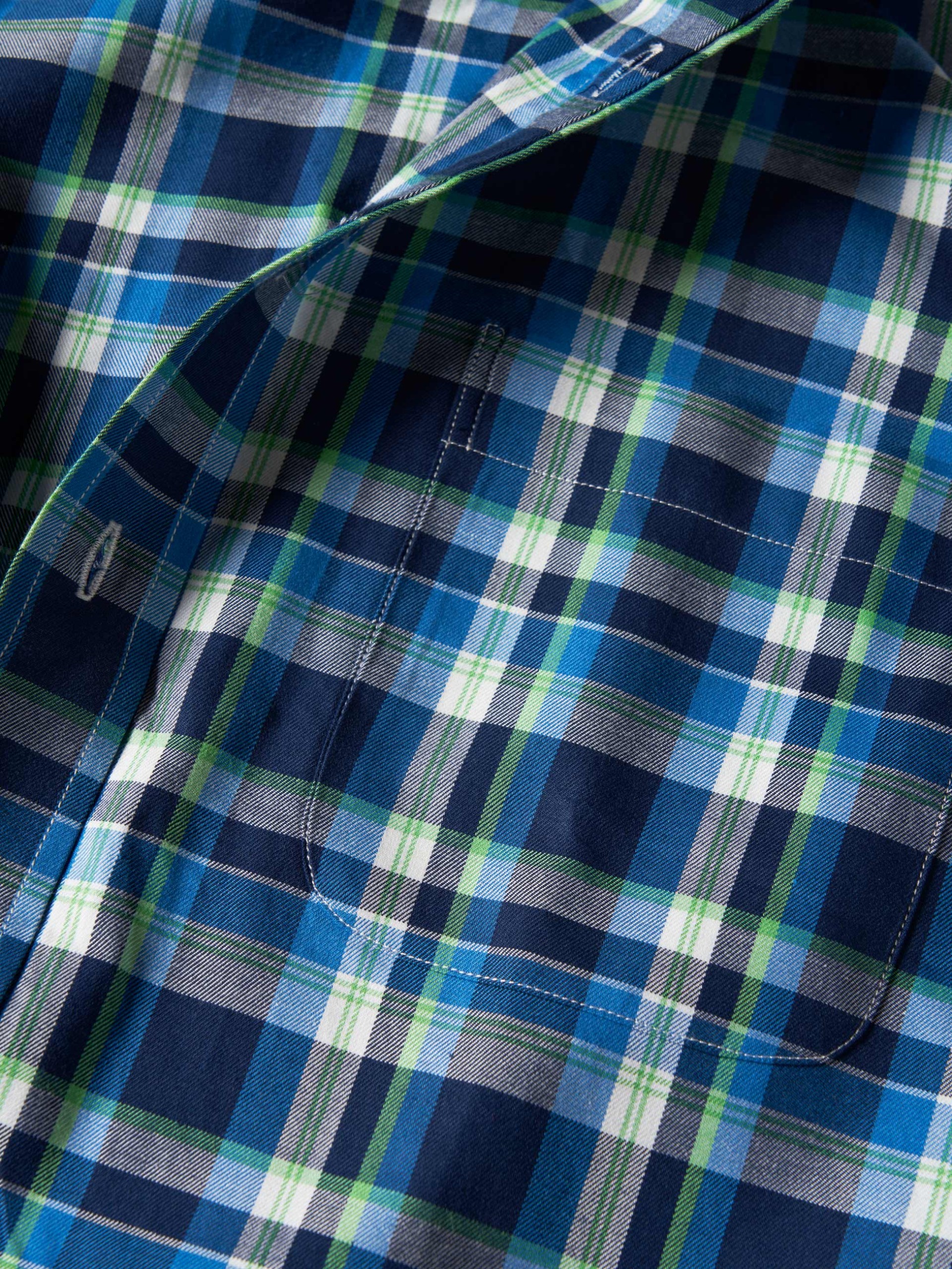 Camisa deportiva ajustada