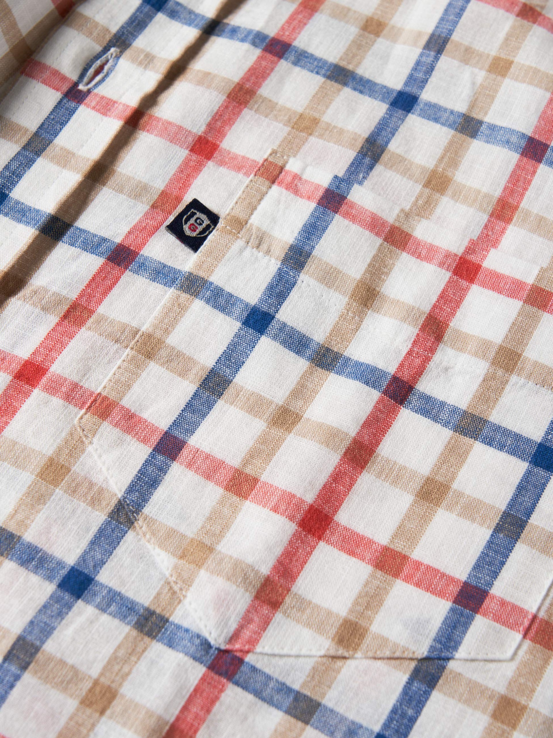 Camisa deportiva ajustada